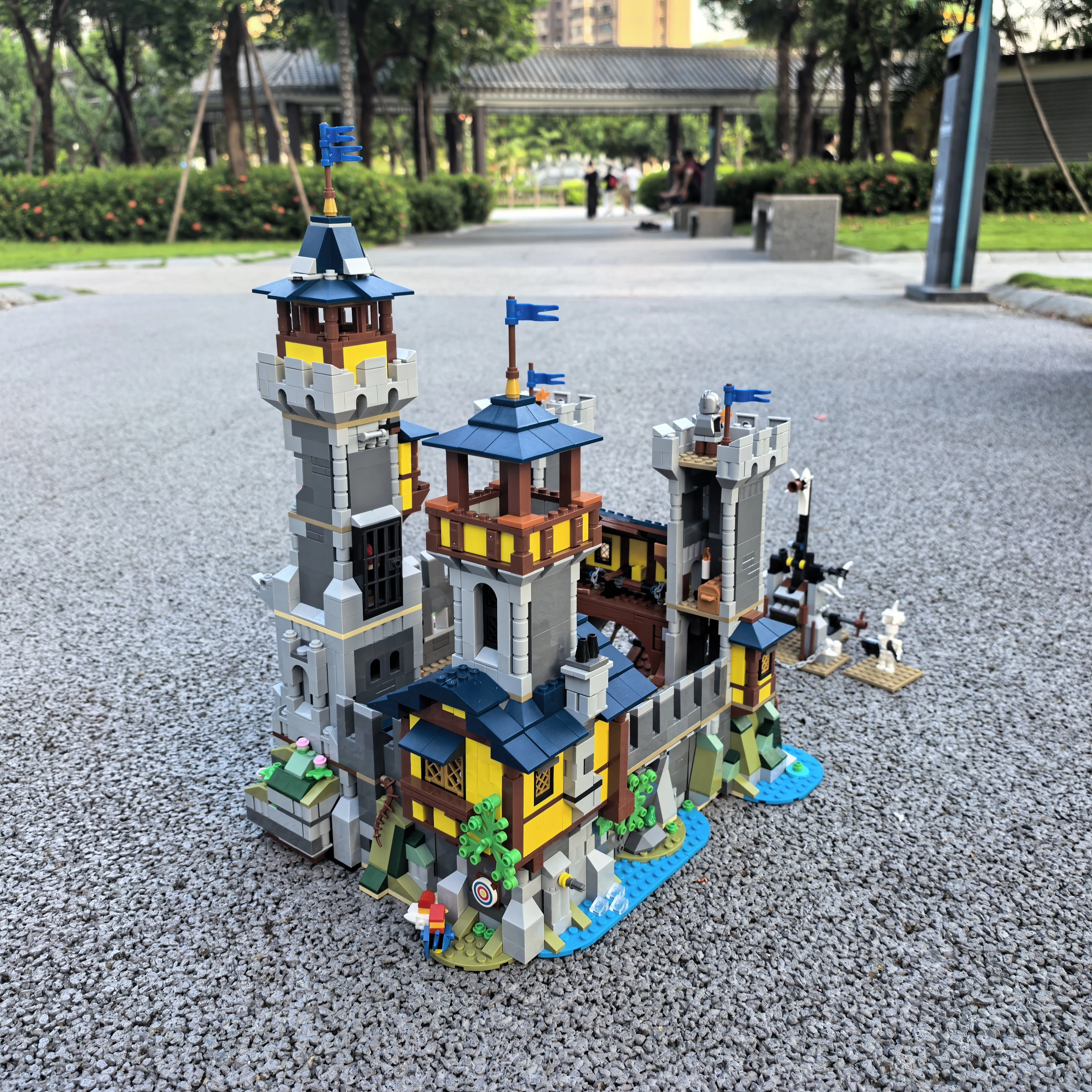 Blocs de construction de château médiéval MOC, tour de sentinelle de roche, modèle modulaire avec assemblage de figurines, jouets Puzzle, cadeaux pour enfants et adultes, 2570 pièces