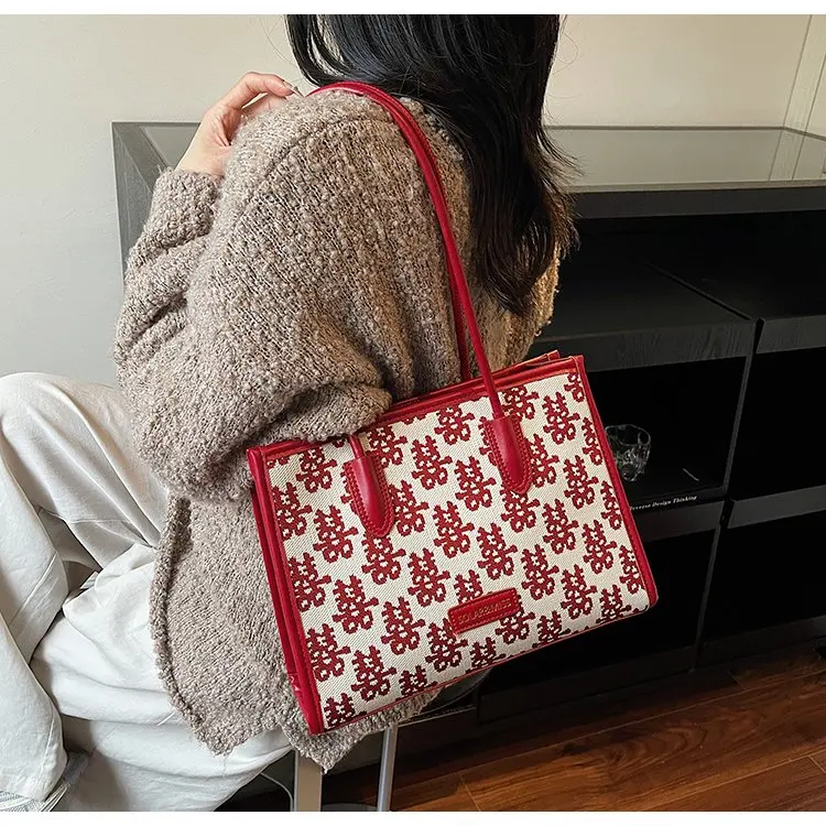 

2025 Autumn New 2410 Tote Bag Light Luxury Style Shoulder Bag Simple and High-end Commuter Red Niche Exquisite