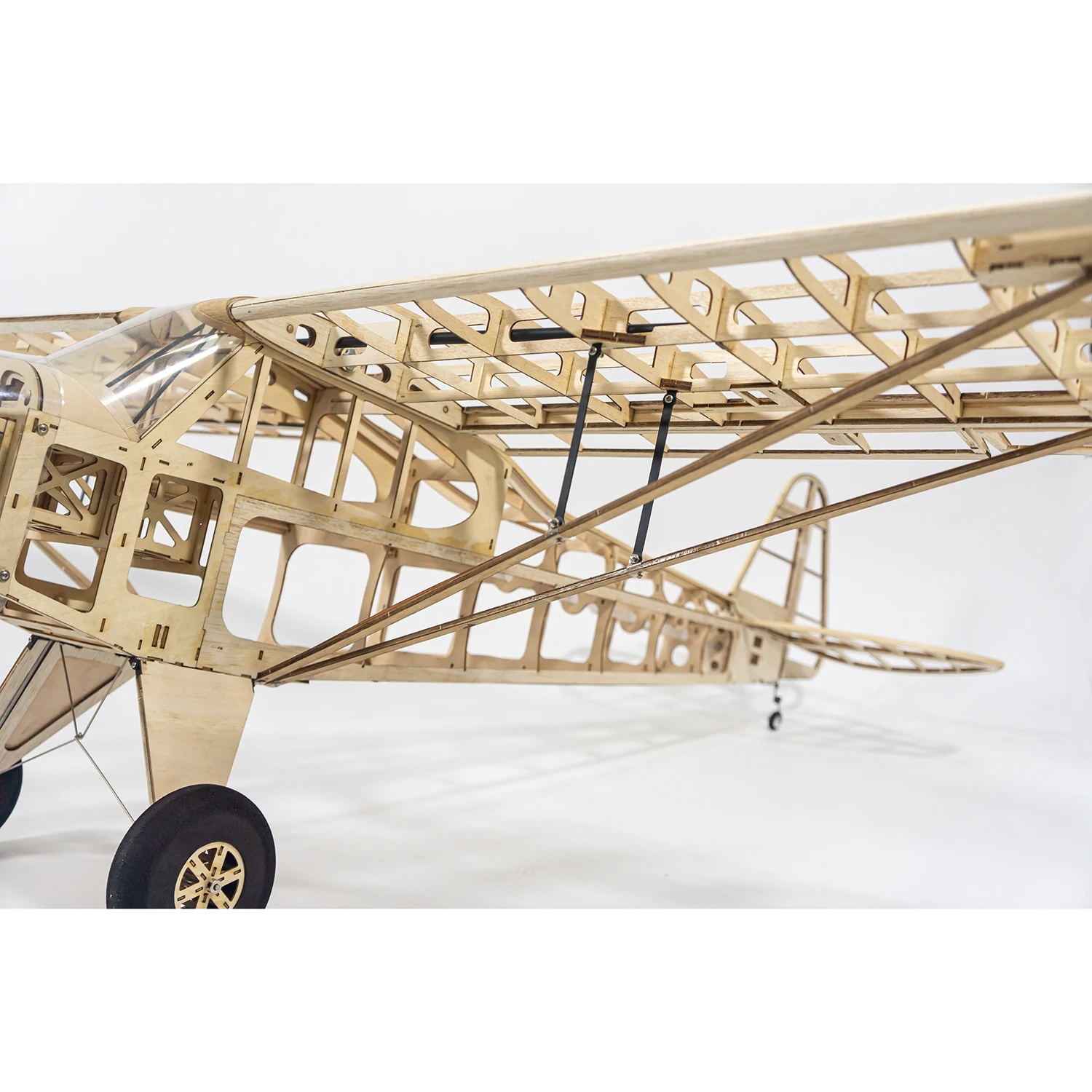 DW Hobby SA14 J3 Cub 2M Balsa-Bausatz – 79 Zoll klassisches lasergeschnittenes RC-Flugzeug aus Holz – Detail 10