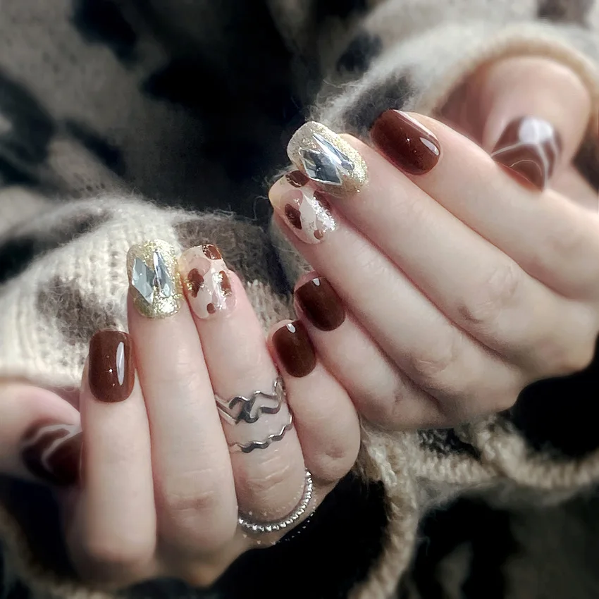 

24pcs Crystal Glitter Press on Nails with Free Glue Small Short Manicure Wearable Nail for Women and Girls False Nail