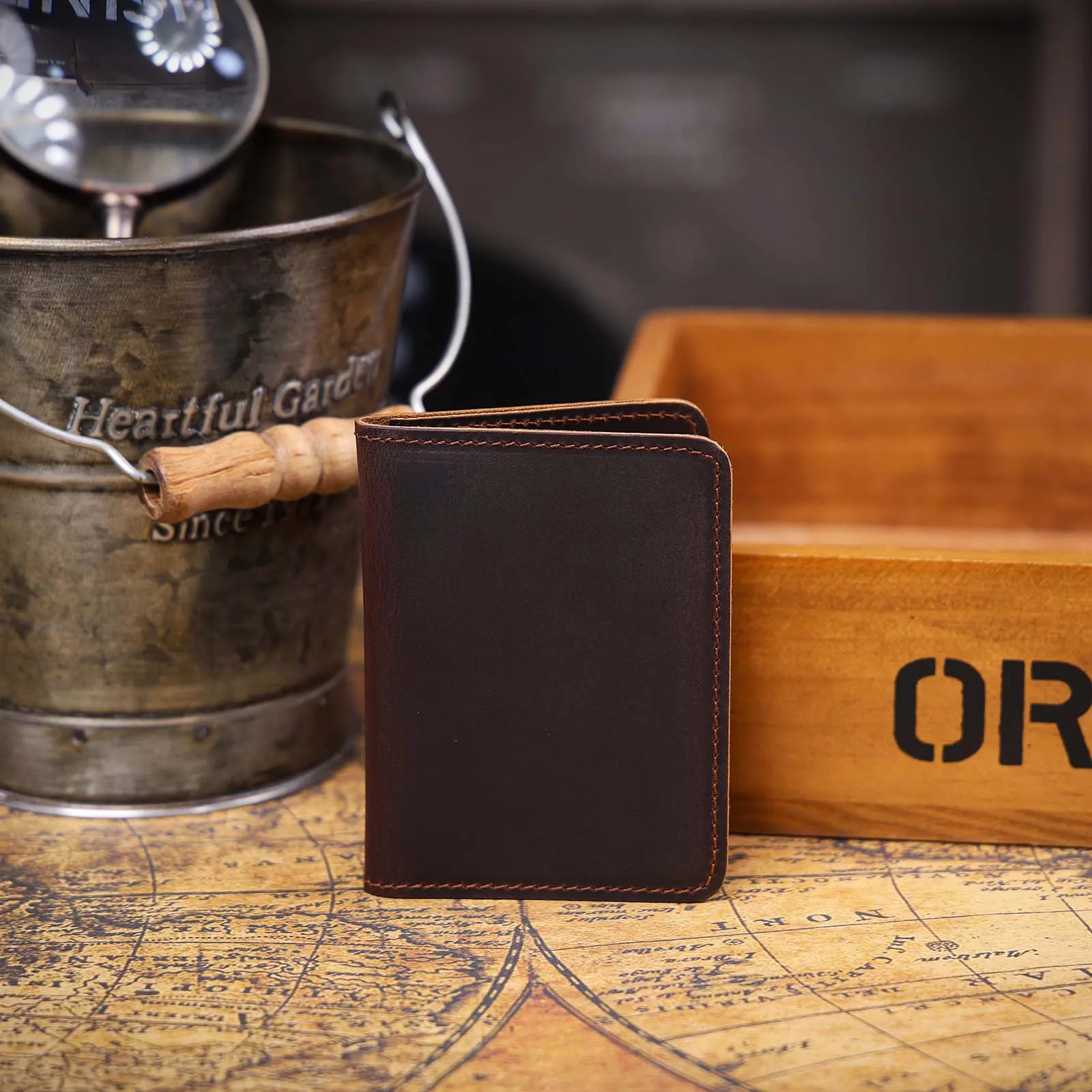 Echtleder-Kartenetui, einfache Mini-Geldbörse von Crzay House Leather, perfekt zum Tragen von Bargeld und Karten – Detail 4