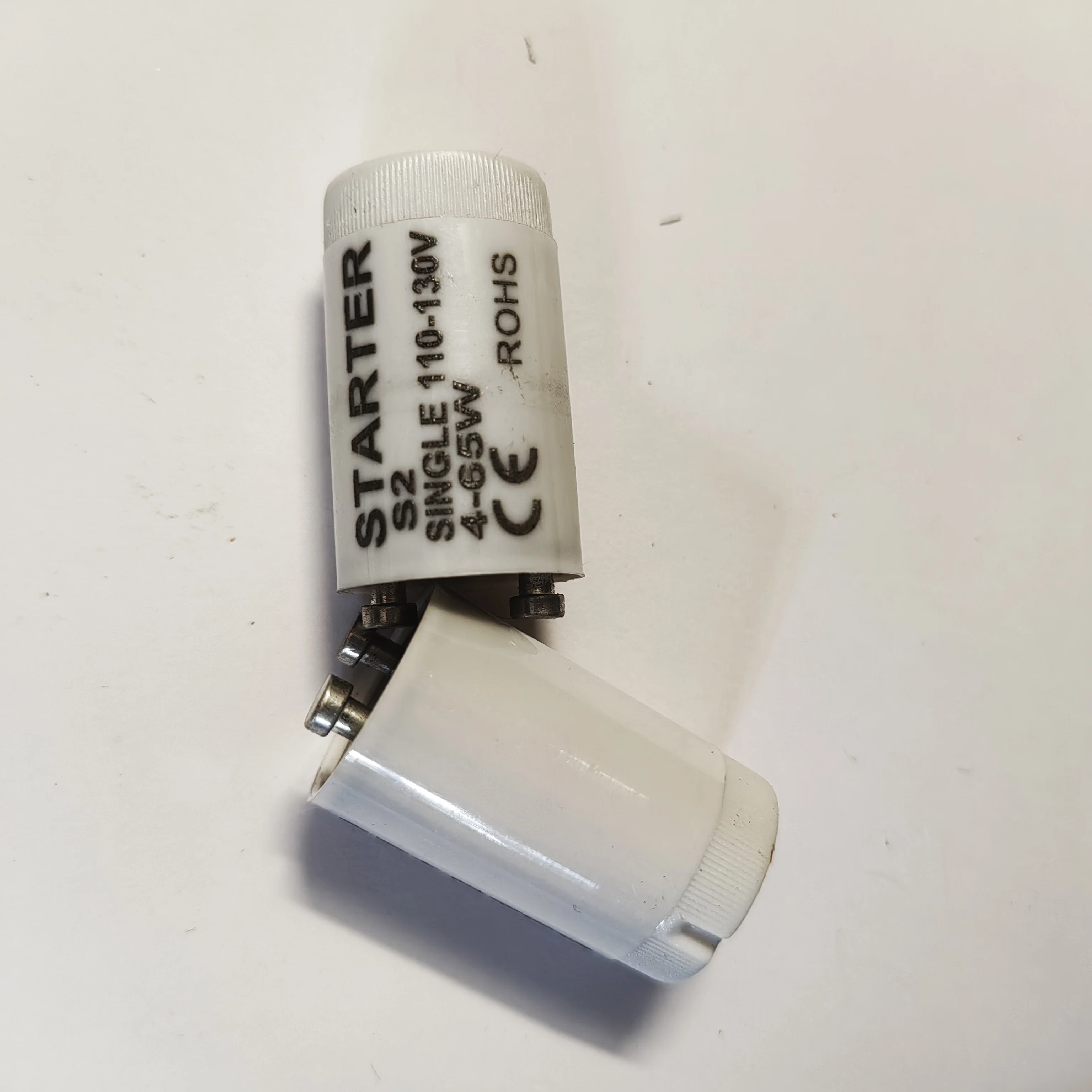 10pcs S2 Fusível Starter para AC110V-130V 4-65W Tubo Fluorescente à prova de Explosão Indutor Suporte Fusível Starters CE ROHS