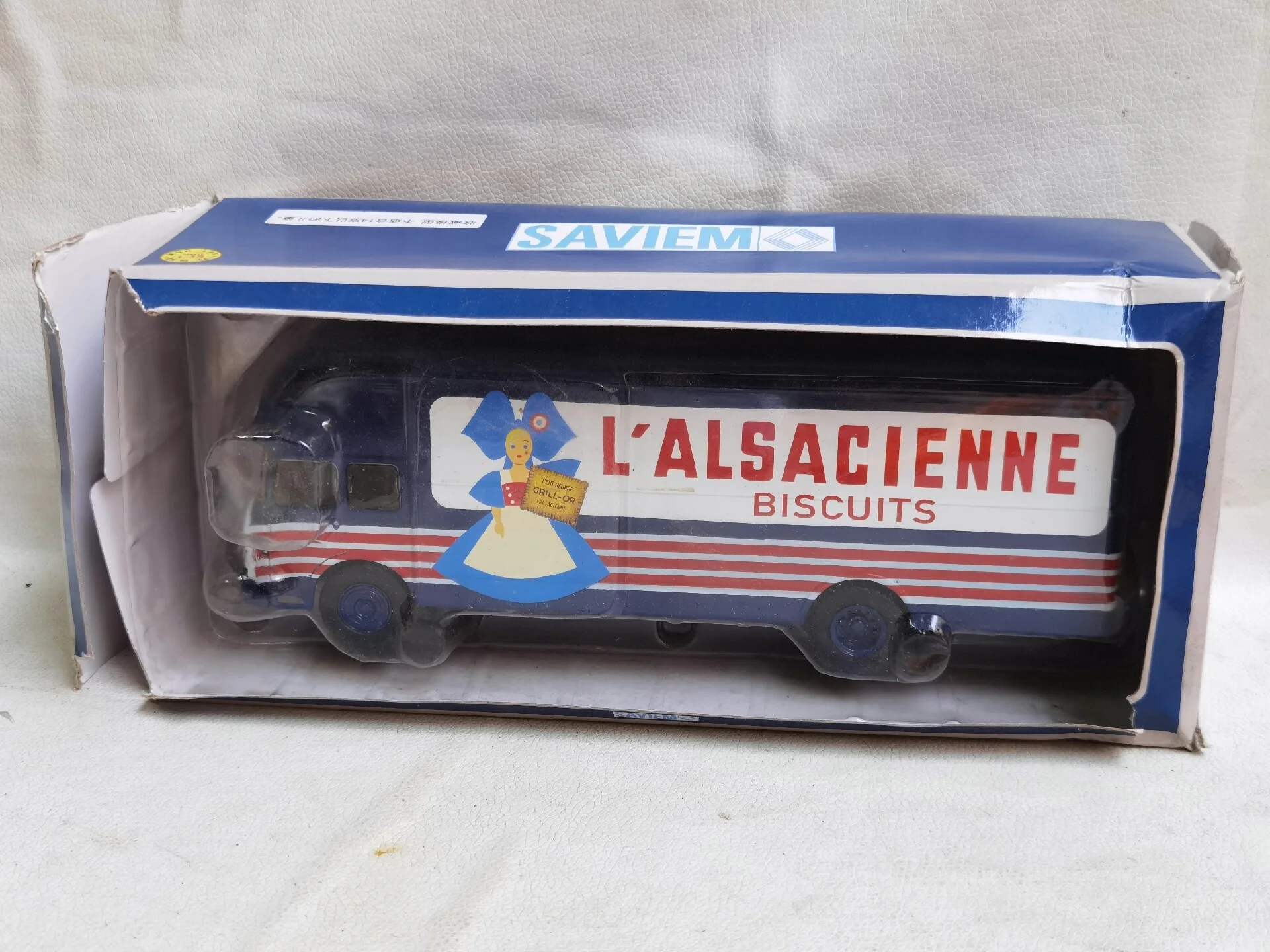 

Модель автомобиля-транспортера IXO 1/43 (масштаб JL 19) из старого лота, модель T1W6 из сплава, для перевозки печенья