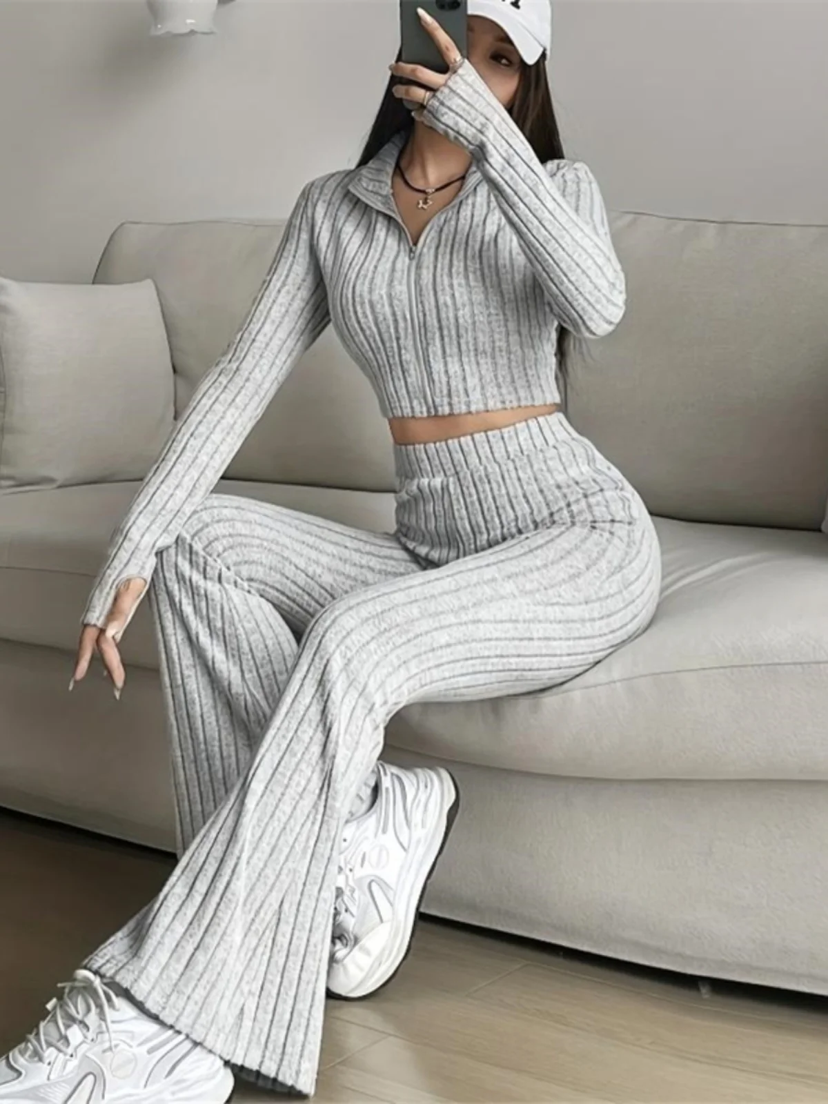 

Модный повседневный комплект с длинными брюками-молнией и молнией, женские трикотажные длинные брюки, весна 2024, комплект из двух предметов в китайском происхождении