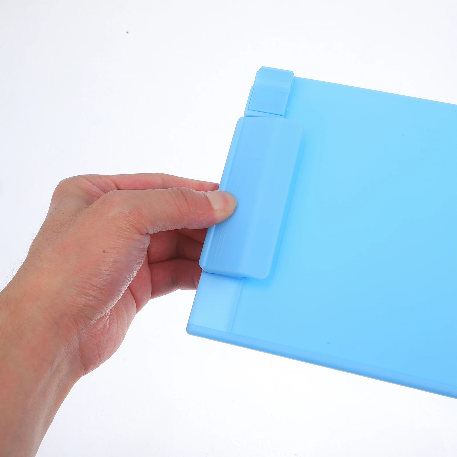 

Plastic A5 Clipboard Profile Clip Hardboard Paper Holder Writing Folders for School Classrooms Office (Sky-blue)
