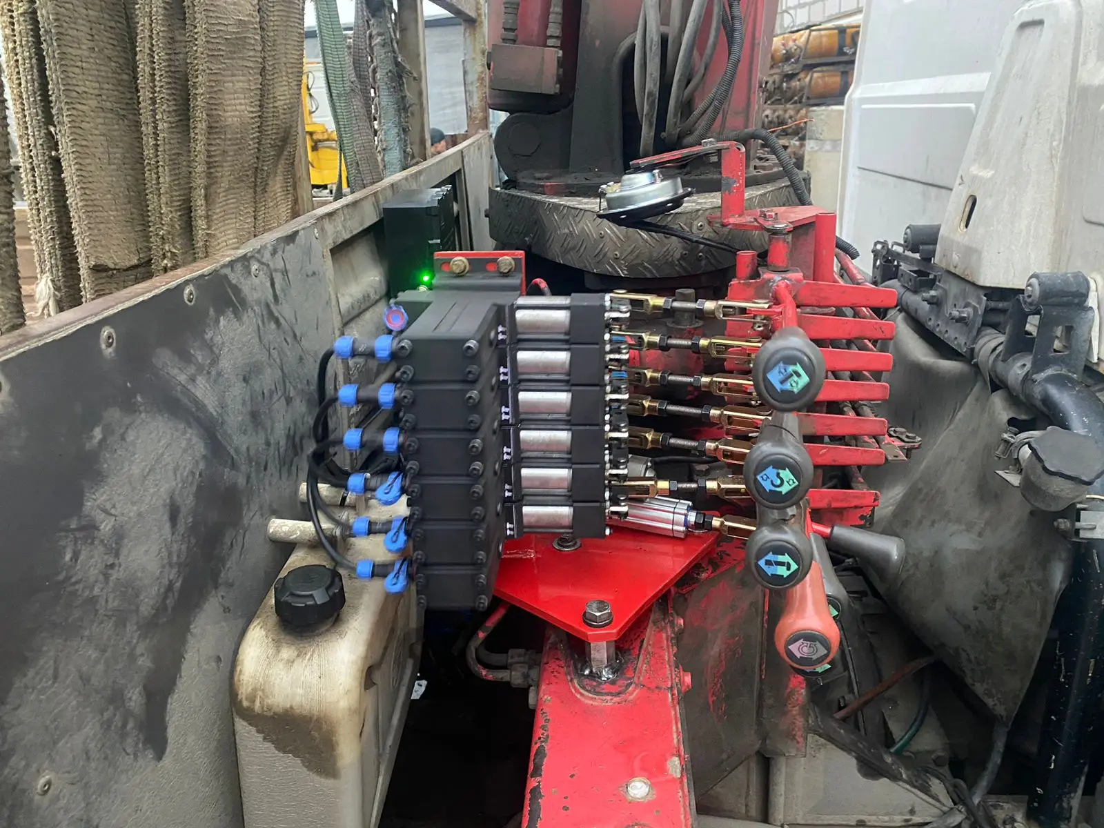 5-joy wireless remote proportional hydraulic valve truck crane remote controller, drilling rig/skid steer loader