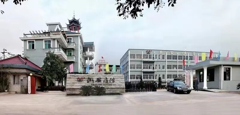 Fighting Suit com tiras reflexivas para resgate