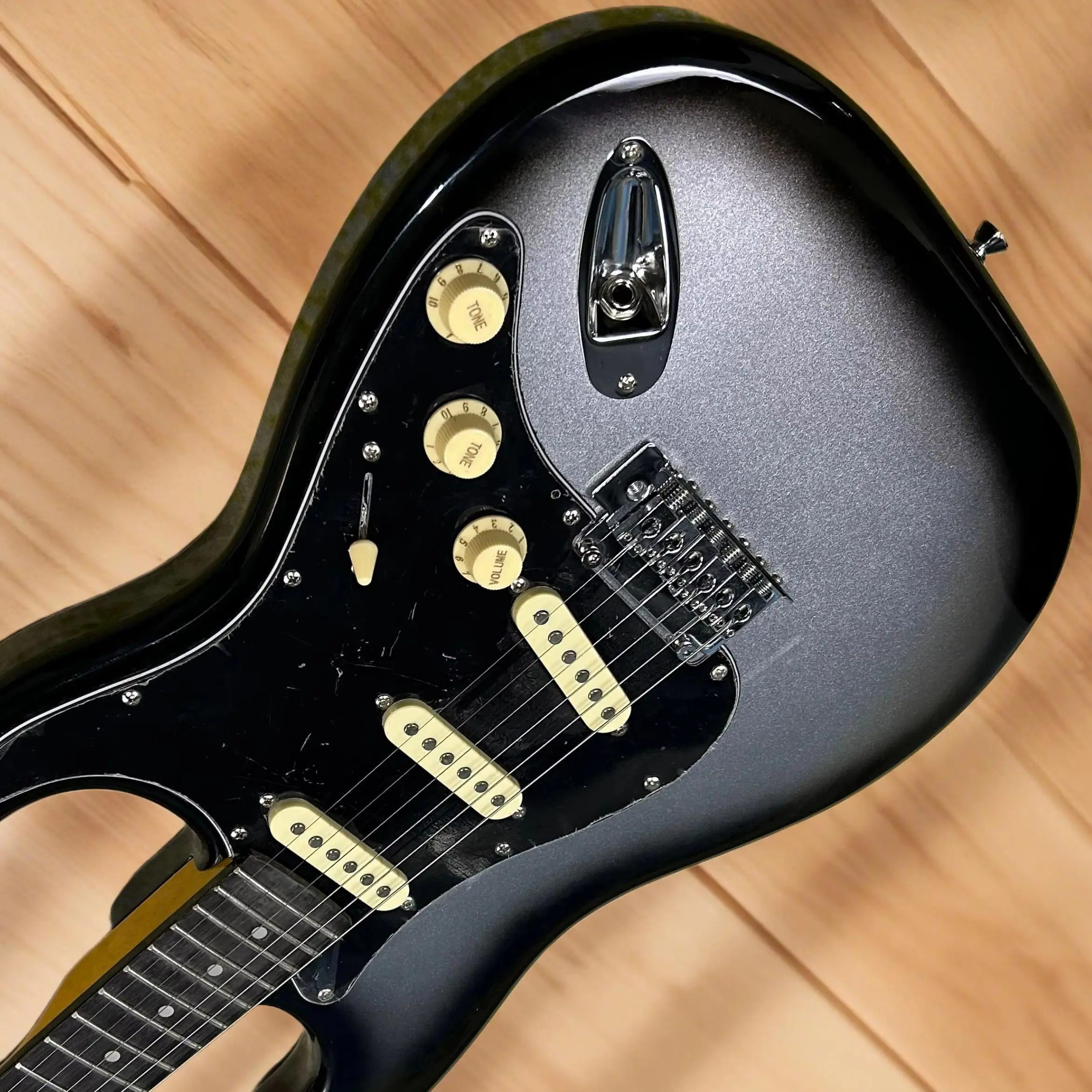 Hot Sale Electric Guitars Silver Burst Version Rosewood Fingerboard