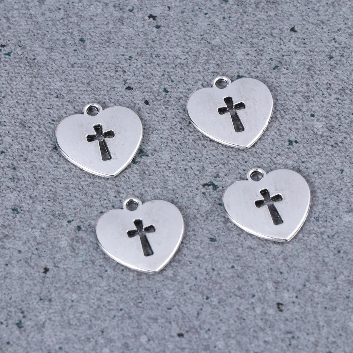 

100 шт. серебряных подвесок в форме сердца и креста для самостоятельного изготовления ожерелий, браслетов, серег, украшений и декоративных элементов