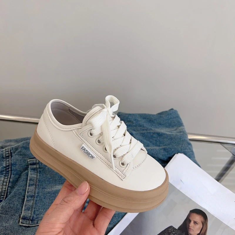 2023 neue Casual Board Schuhe für Jungen und Mädchen Cream Puff Kinder weiche kleine weiße Sneakers Casual Board Schuhe