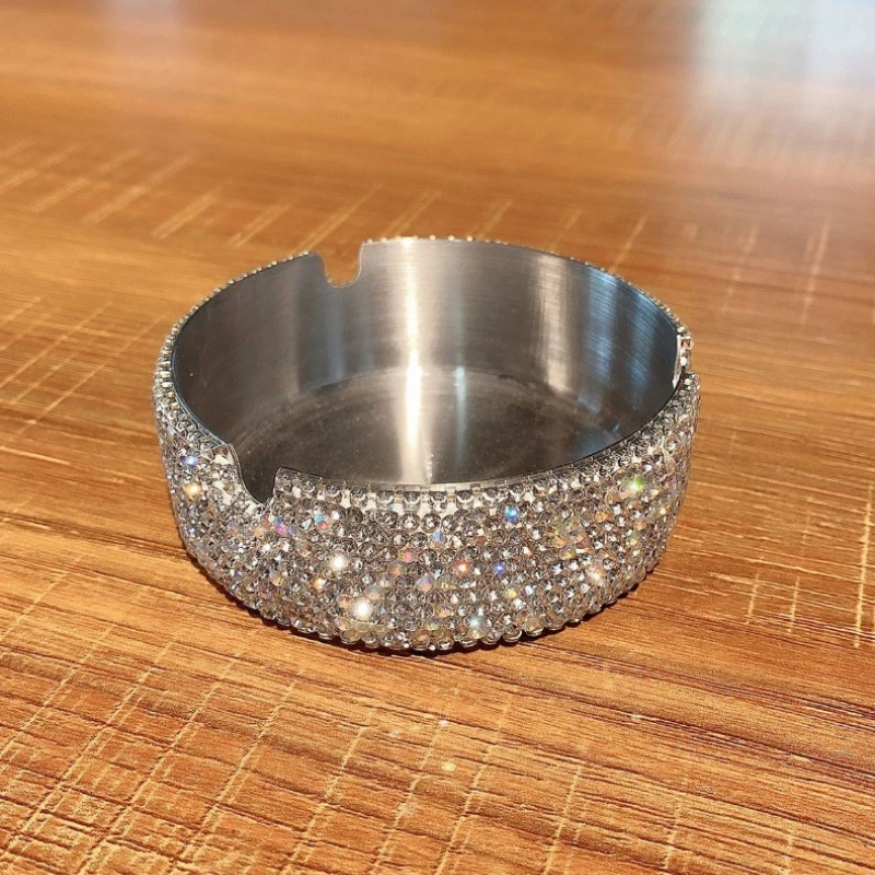 1Pc Luxury Shiny Diamond-embedded Ashtrays Travel Portable Mini Pocket Stainless Steel Ashtray Easy Clean Home Decoration Women