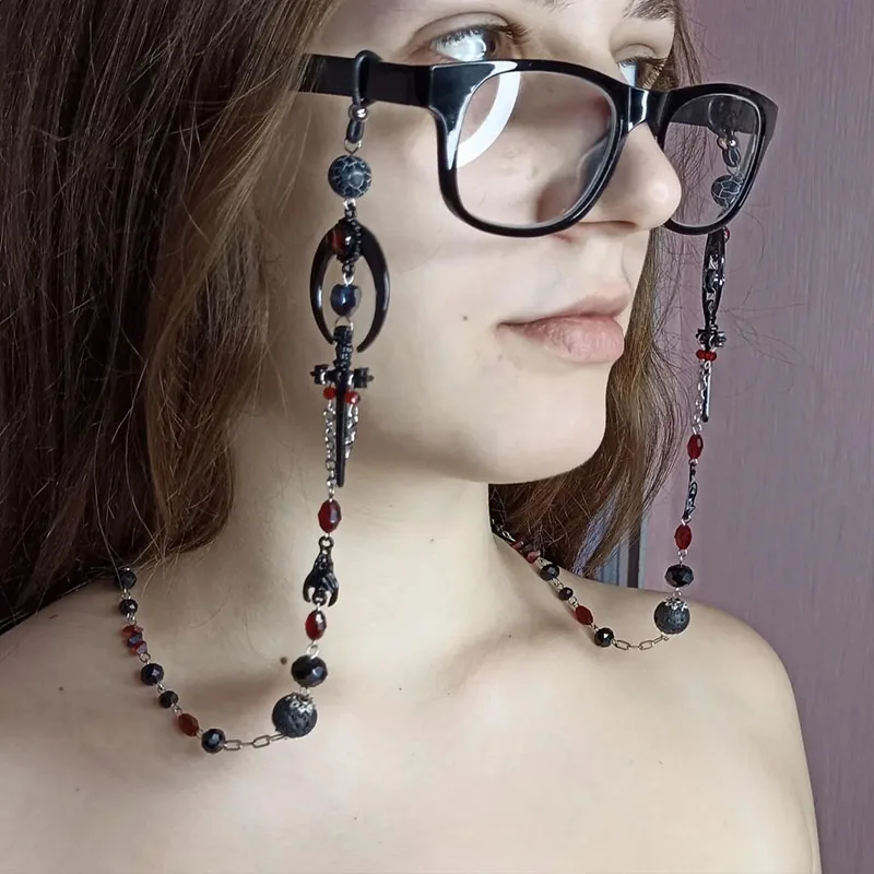 Goth-Brillenkette mit schwarzem Mond und Schwertbrille