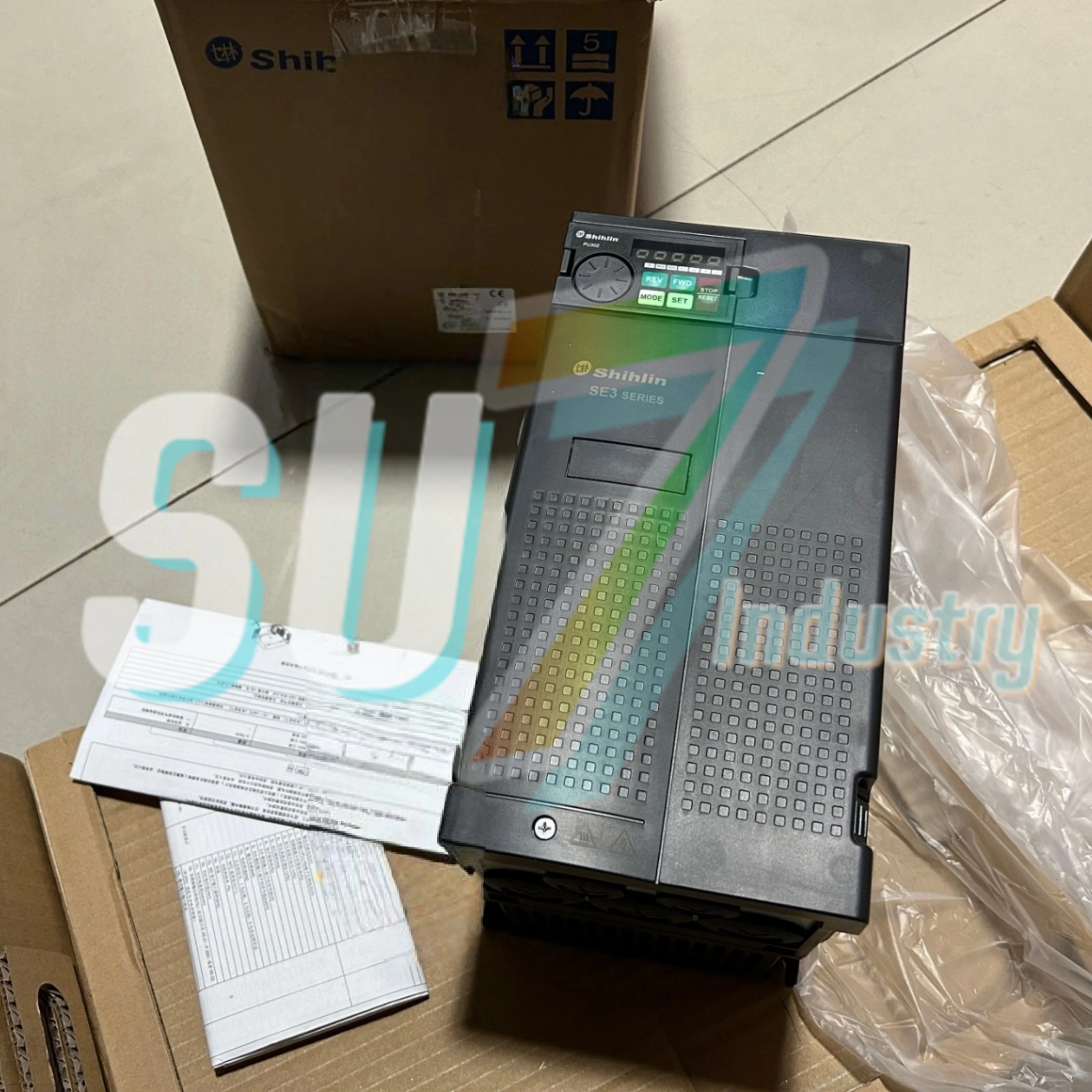 

frequency converter New original SE3-043-5.5K SE3-043-7.5K