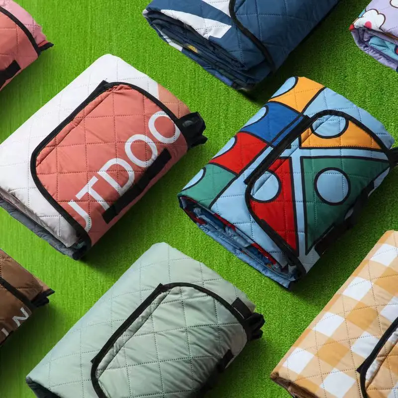tappetino-da-picnic-rinforzato-per-esterni-impermeabile-e-portatile-tappeto-da-campeggio-e-viaggio-cuscino-per-gite-primaverili-telo-resistente-per-il-terreno