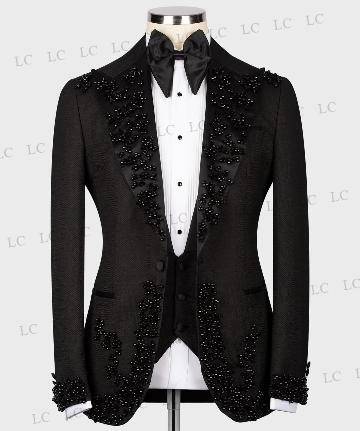 

Luxury Suits For Men 2 Pieces Blazer Vest One Button Beads Pearls Peaked Lapel Formal Work Wear Wedding Groom Plus Size Tailored