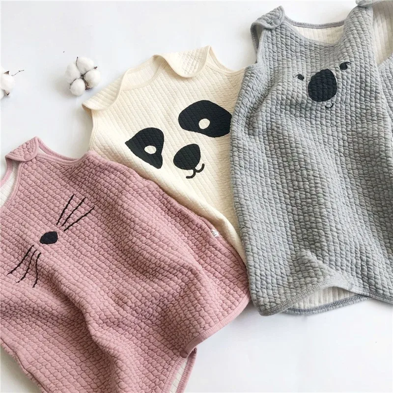 

HY2305 Korean Children's Clothing Autumn Winter Hooded Animal Mascot Sleepwear Dress Cute Eyelash Design New Arrival Baby Romper