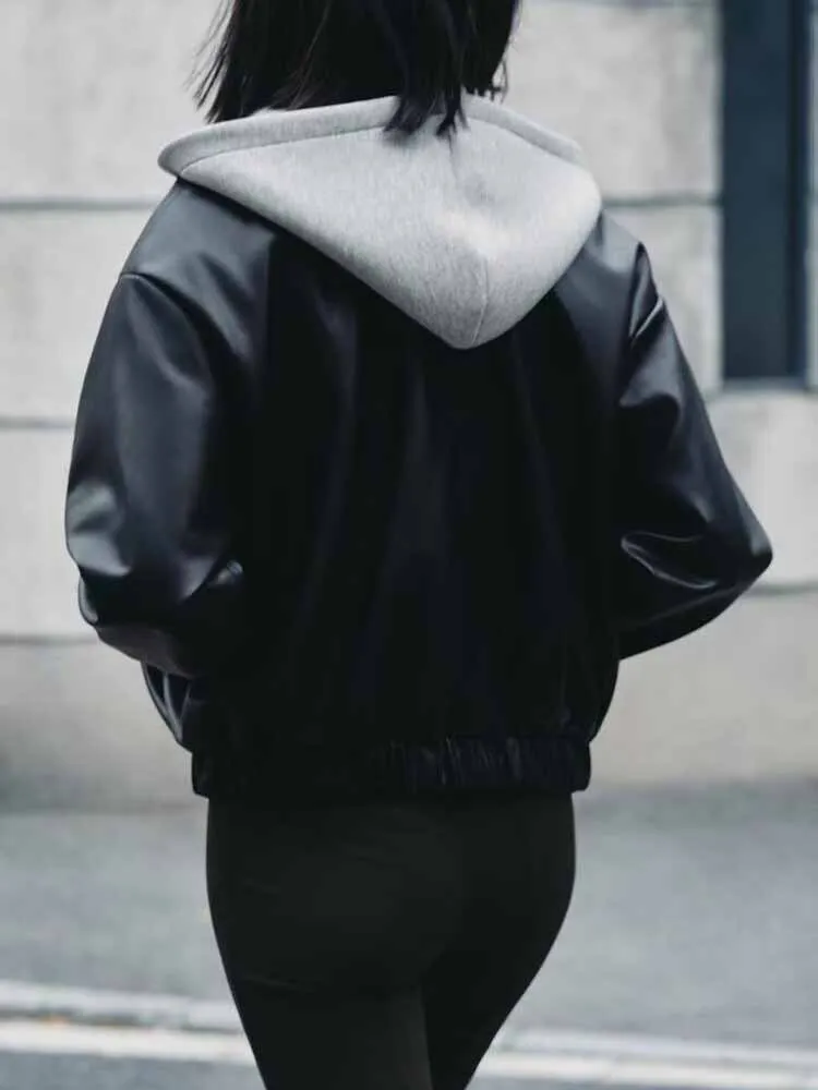 Nuovi arrivi autunnali in stile europeo e americano, abbigliamento da donna alla moda e alla moda, versatile giacca effetto pelle patchwork.