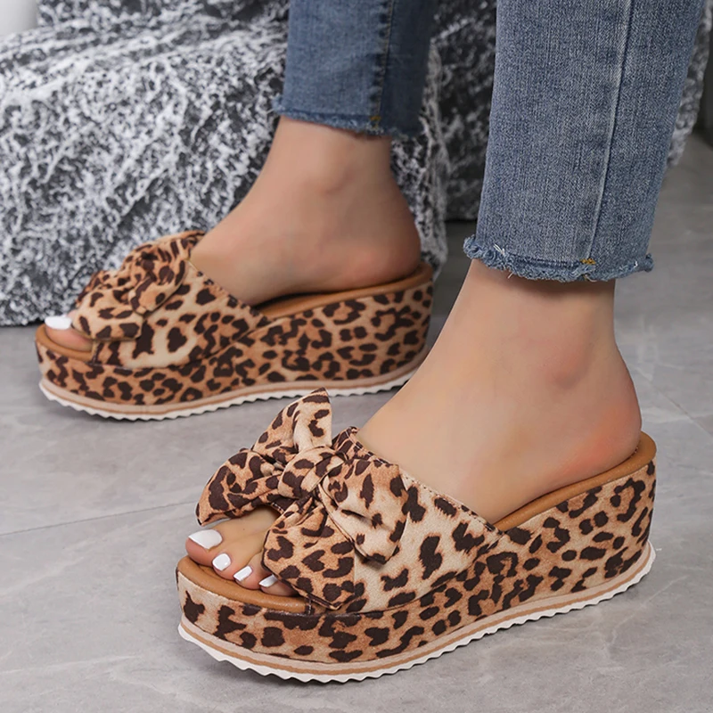 Sandalias de cuña con lazo para Mujer, zapatos de plataforma gruesa con estampado de leopardo, zapatillas de suela gruesa de talla grande, 2024