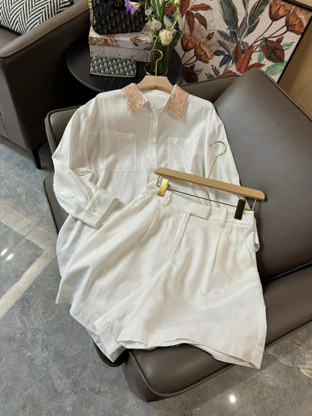 Casual luxurious summer linen shorts suit