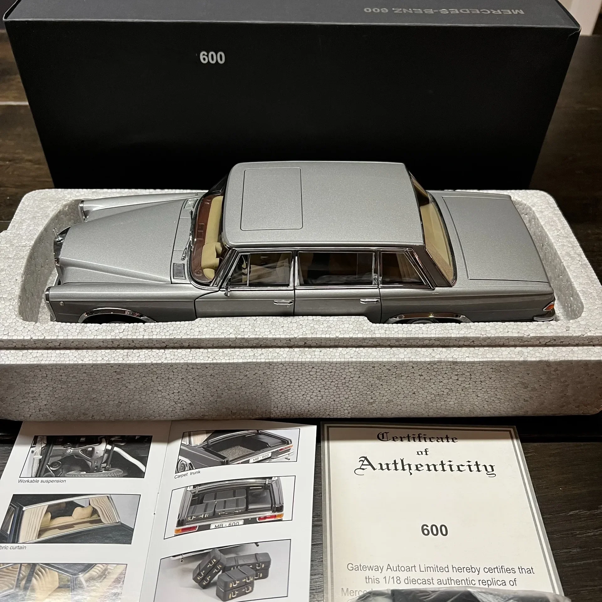 Autoart 1:18 600 Pullman Short Axis Silver Simulation Limited Edition All Open Alloy Metal Static Car Model Toy Gift