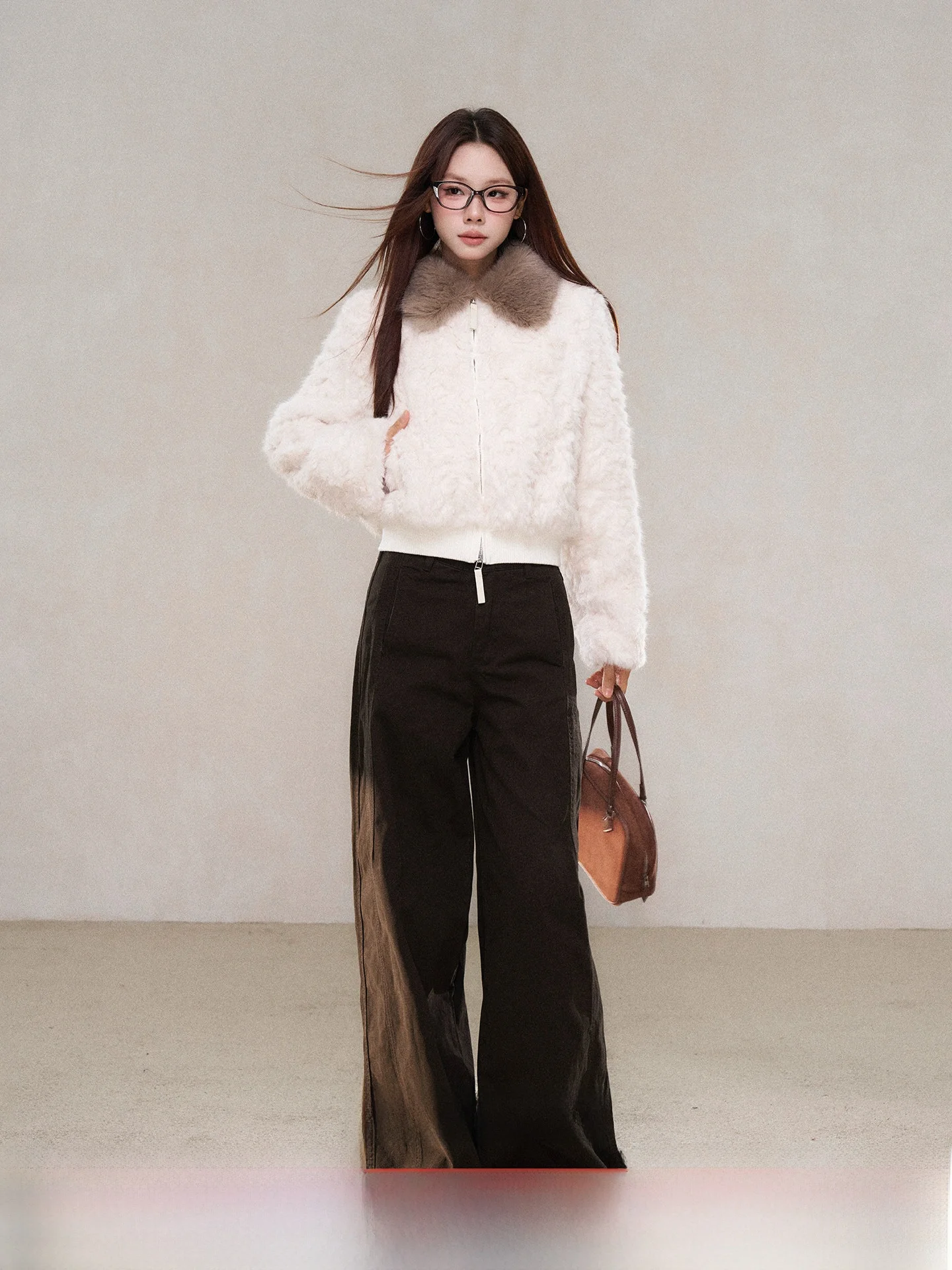 

Уникальная женская верхняя одежда из меха Jaet с воротником, зима 2025 г., модная одежда для поездок на работу, теплая гарантированная уникальная одежда Wildberry D...