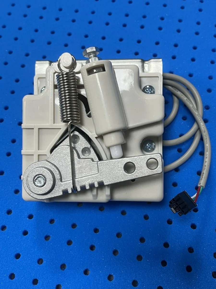 

Компьютерные швейные аксессуары Dahao, электрический блок управления, педаль управления, контроллер с восемью отверстиями, трехлинейный Undertake Electric Co