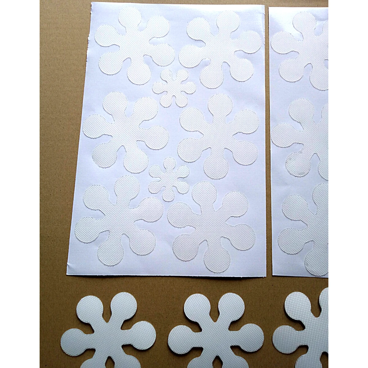 

8pcs Non Slip Shower Floor Stickers Snowflake Design Anti-Slip Bath Mat for Bathroom Safety Grip Waterproof Adhesive Pads