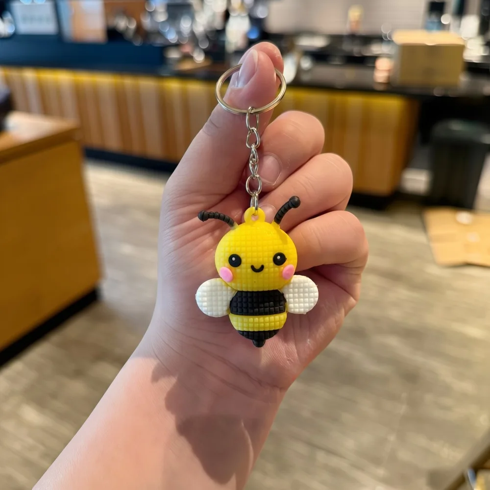 Premium PVC Bee Keychain Cartoon Pendant Backpack Ornament Unique Promotional Gift For Business Meeting Event Graduation