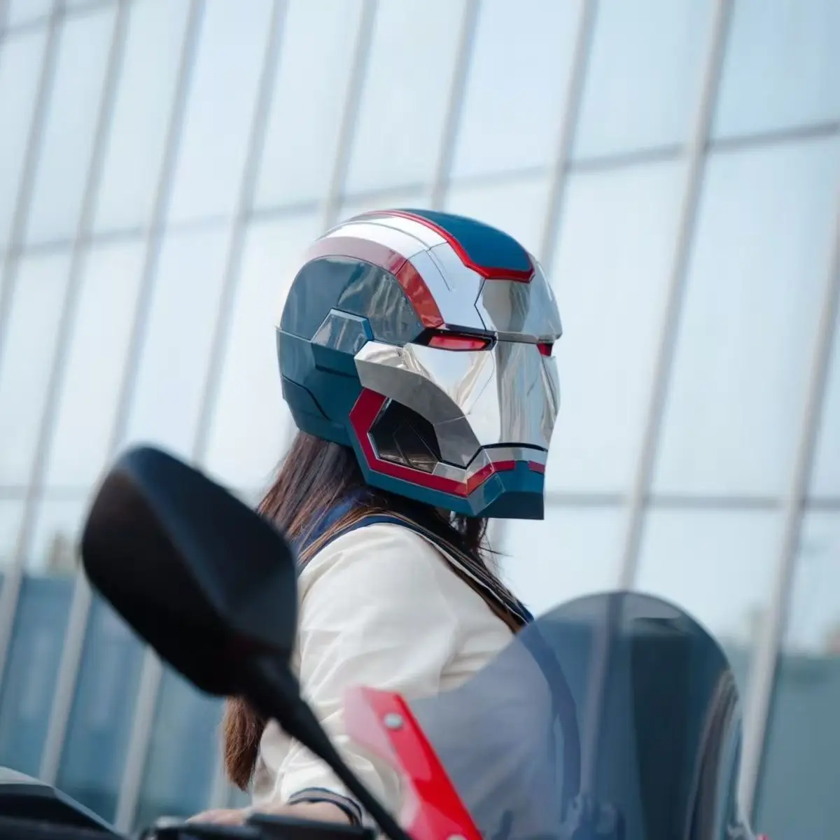خوذة آلة آيرون مان وور - قناع بمحرك يعمل بالصوت، دعامة تنكرية روبوتية يمكن ارتداؤها لمجموعة عشاق مارفل