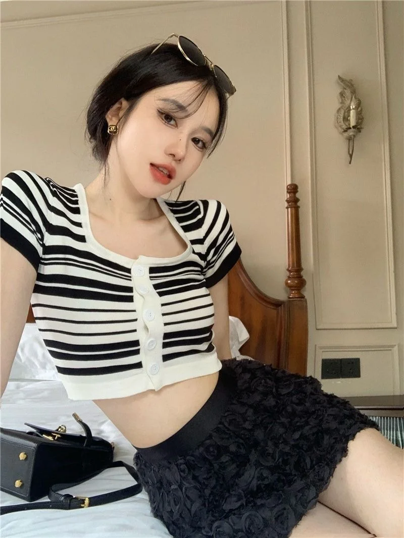 크롭탑 티셔츠 일본 Y2K 의류 깨어있음 주의 깊음 조심스러움 주의 깊은 관찰자 잠자는 상태 휴면 상태 무의식 상태 쇠약 상태 여자친구