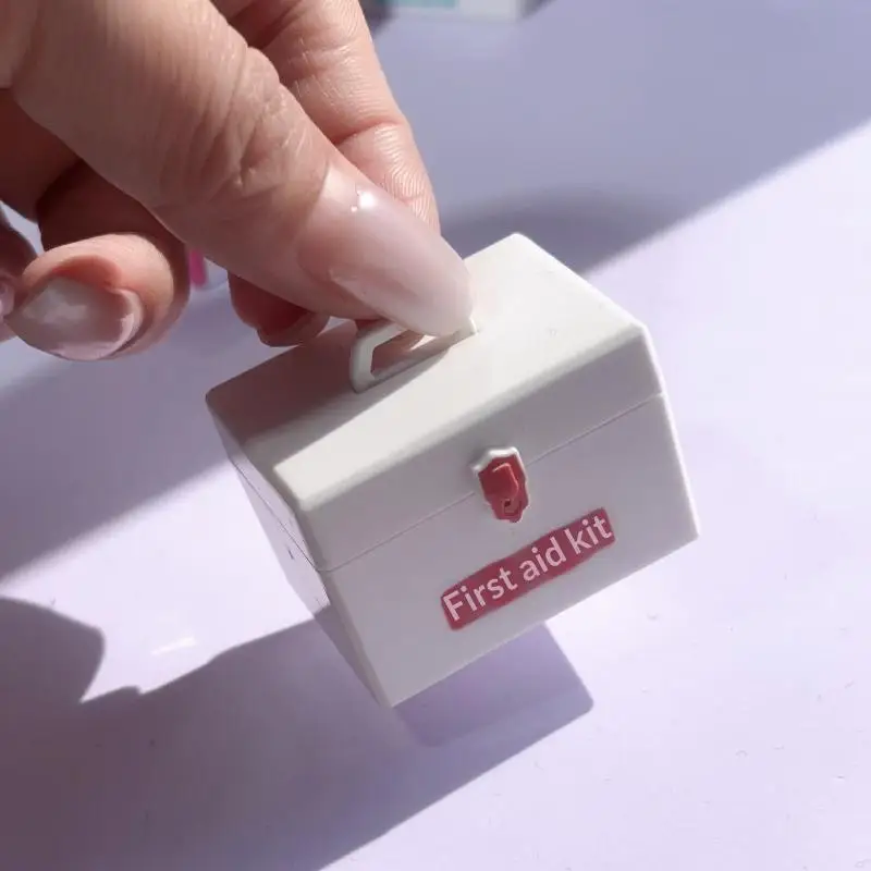 1/12 Puppenhaus Miniatur Simulation Medizin Box Notfall Fall Modell Spielzeug Puppenhaus Wohnzimmer Dekoration Micro Szene Ornament