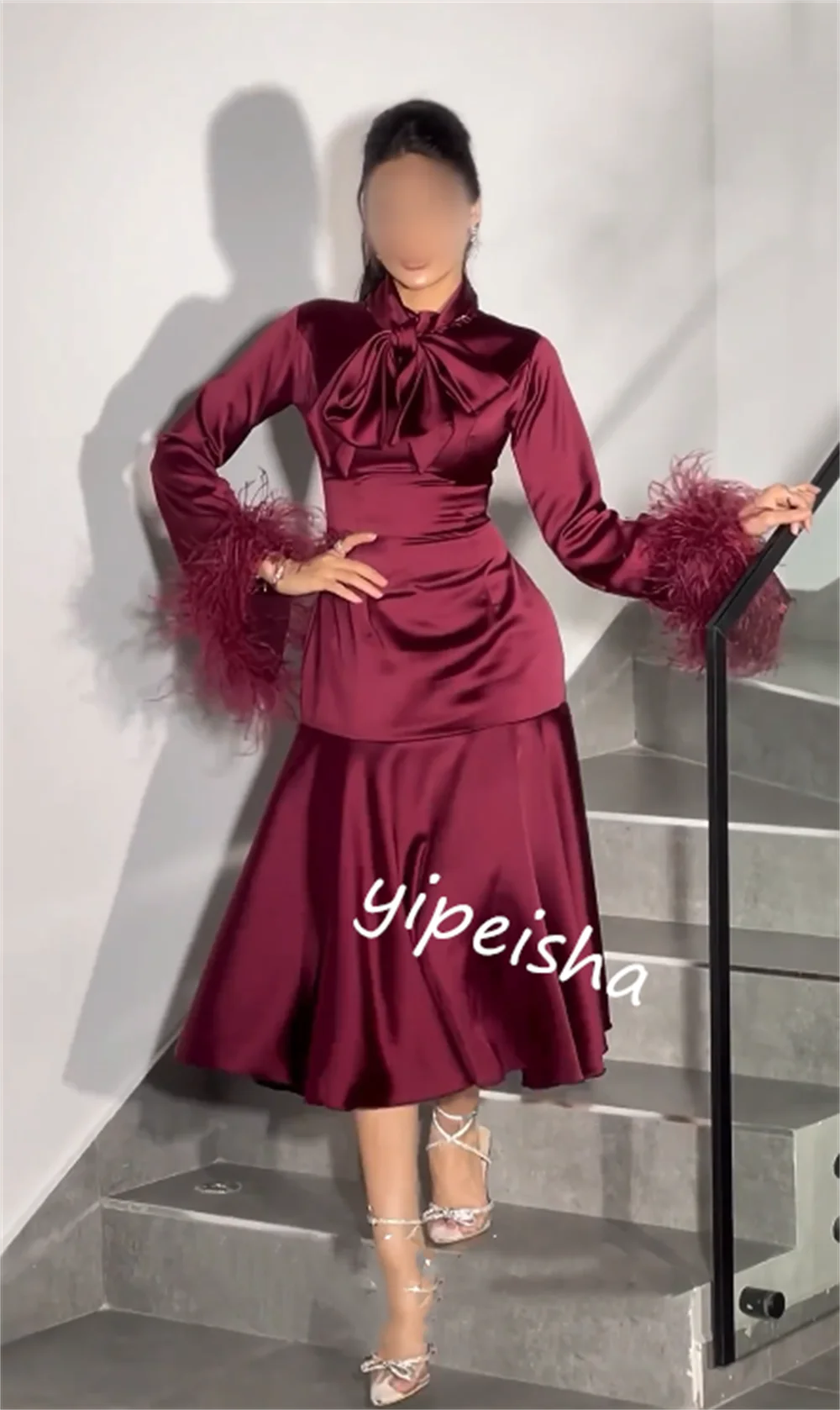 Jiayigong-Robe trapèze en satin avec nœud en plumes, robes longueur genou, tenue de graduation, col haut, occasion sur mesure, Arabie saoudite