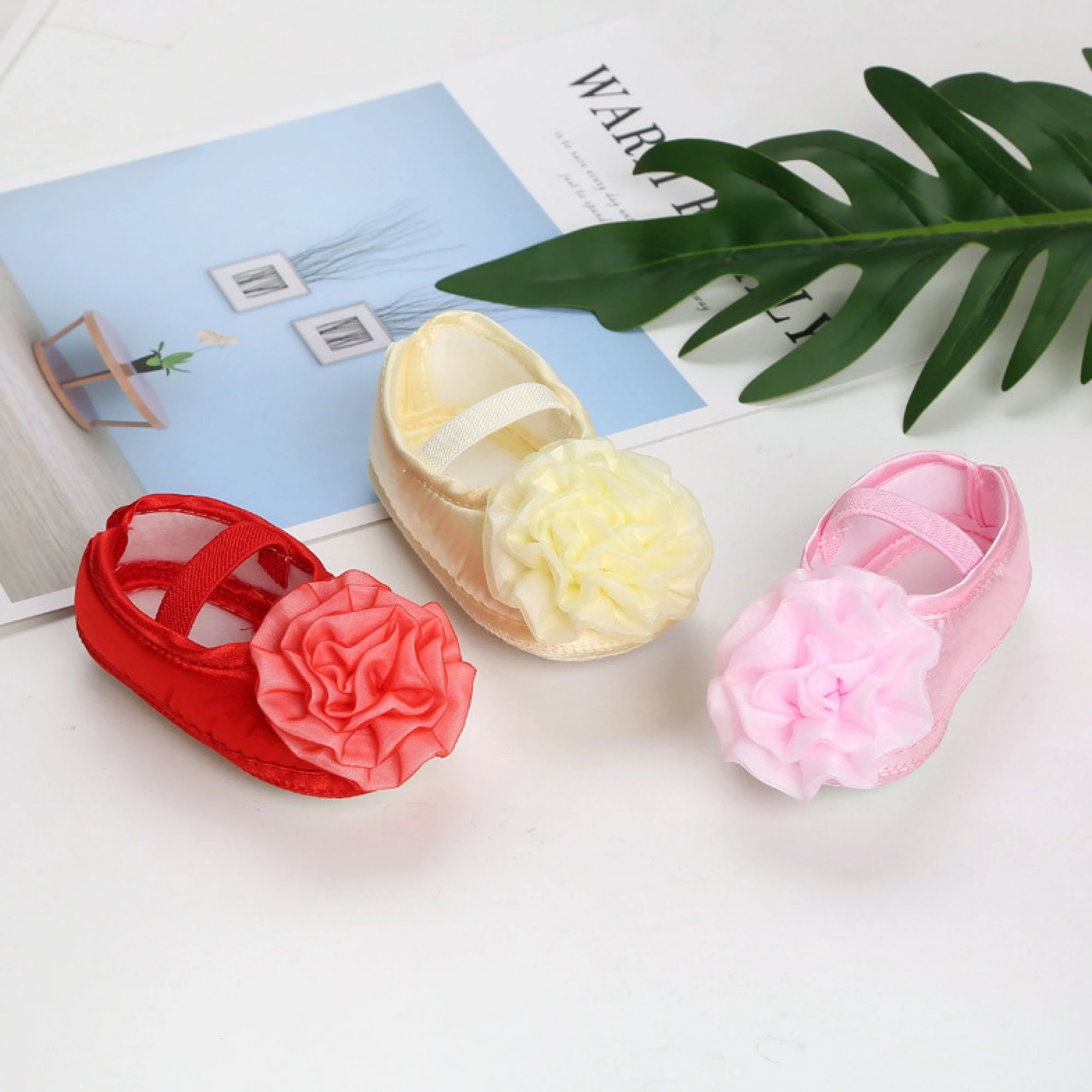 

Baby Girls Mary Jane Flats with Flowers Infant Wedding Shoes Non-Skid Newborn Crib Shoes