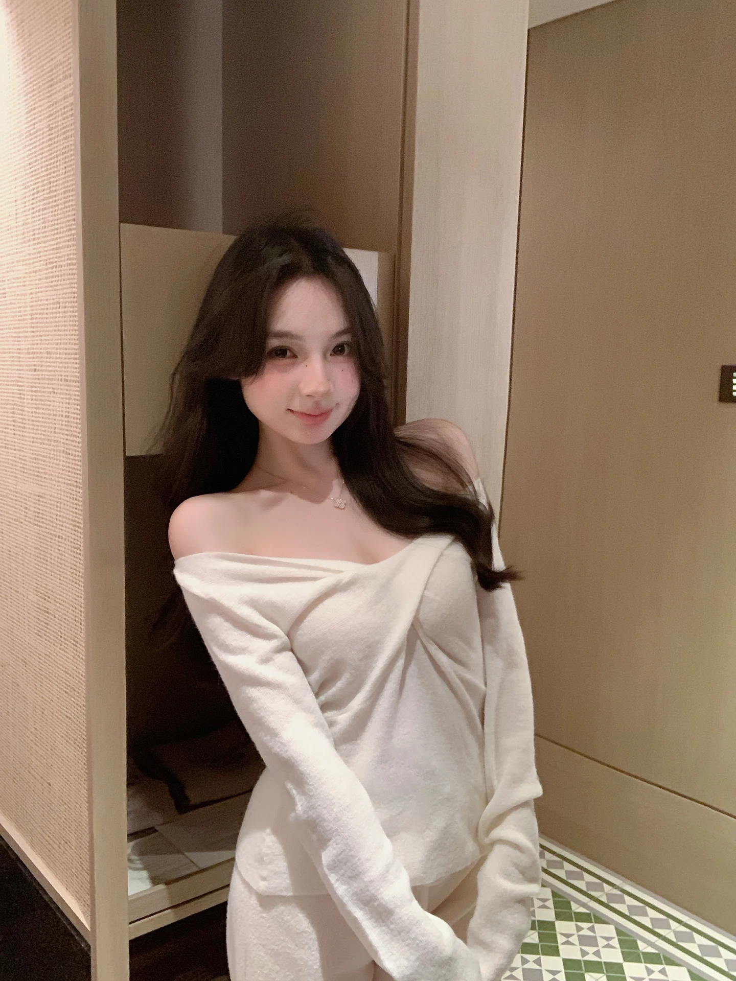 

ZhouYeye Women's Knitted Sweater Mixed Alpaca Wool One-oulder Winter Faion Casual Slim Fit Long Sve Top