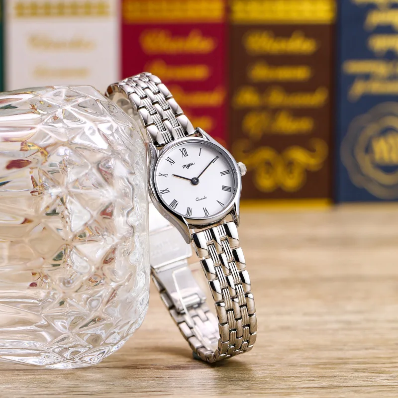 ساعة يد نسائية أنيقة طراز عتيق كلاسيكي بسوار فولاذي بسيط صغير ساعة ذهبية اختيار راقي هدية مثالية للنساء. #3