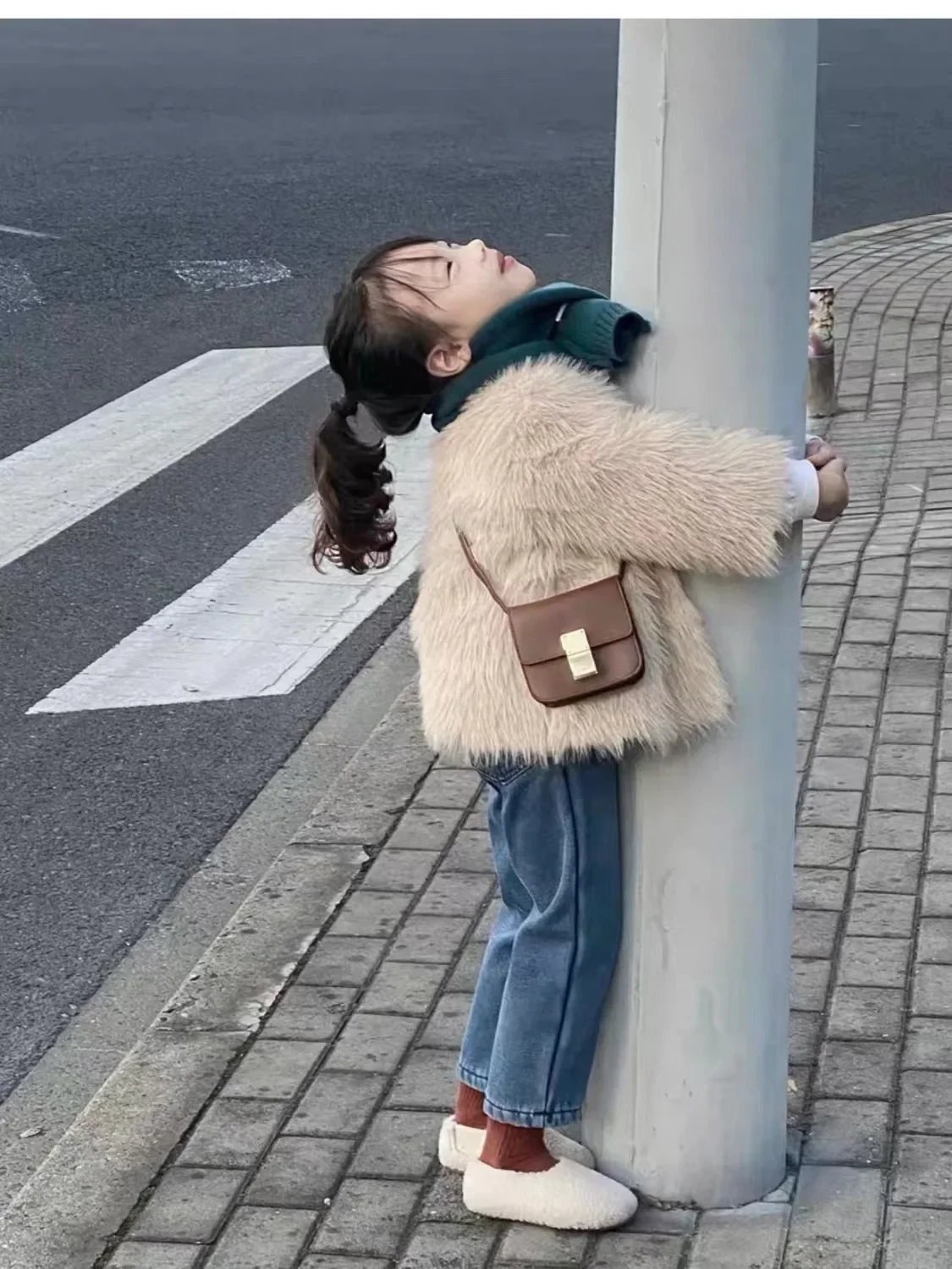 Autumn Winter New Childrens Fur Coat Girls Versatile Korean Baby Solid Color Round Neck Fur Top Round Collar