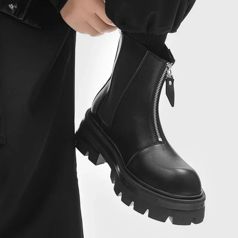 

Thick Bottom Short Boots Men's Black Leather Zipper Decor Boots High Top Chimney Boots Rugged and Handsome Fashionable Boots