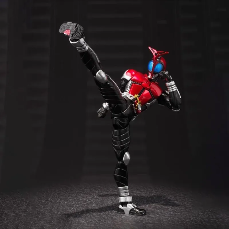 

Kamen Rider SHF Kabuto Real Bone Sculpture Kabuto King Knight Form Collection Фигурка ПВХ Подвижная фигурка