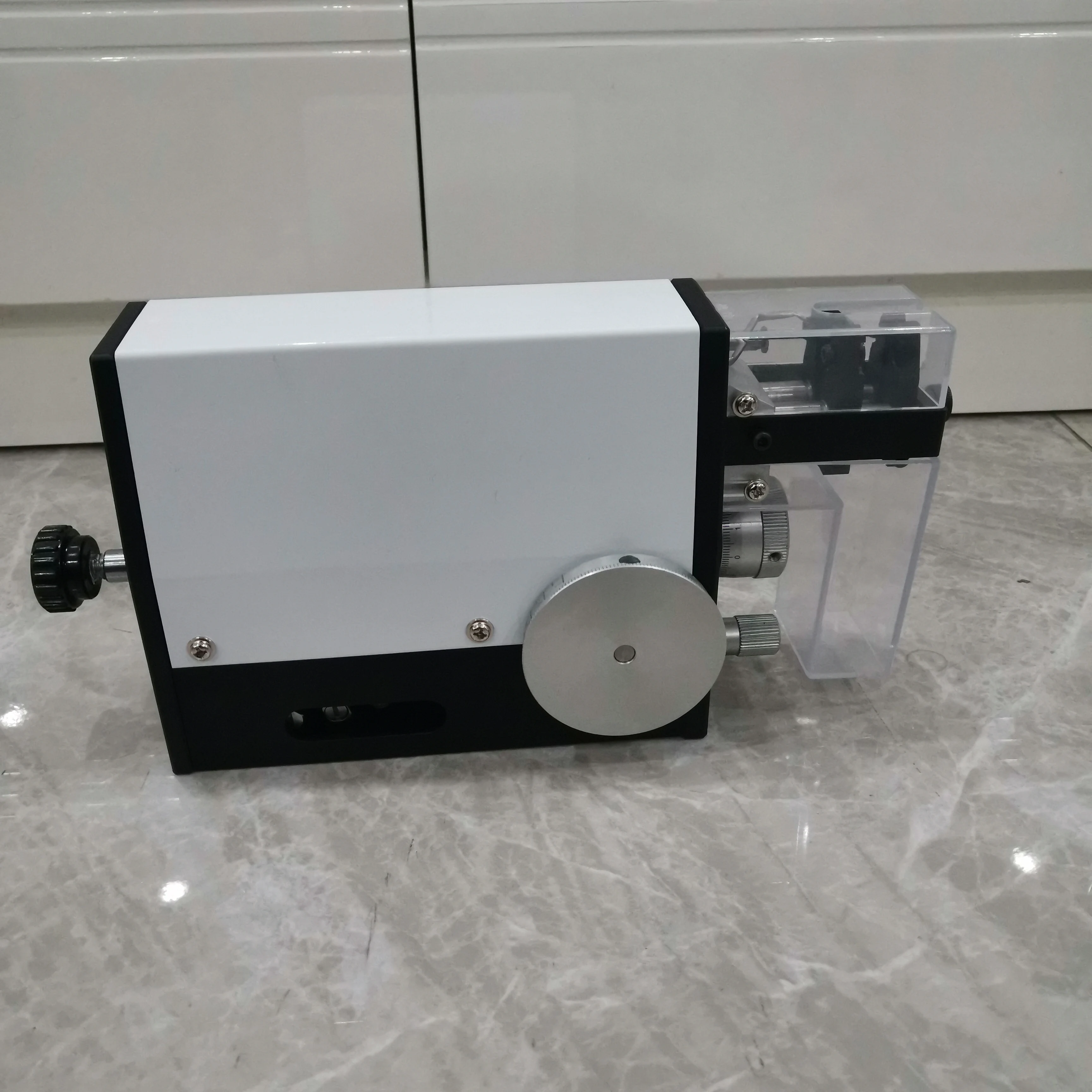 آلة تجريد الأسلاك الهوائية التعريفي عالية الدقة 0.03-2mm2 أداة تقشير الكابلات الأوتوماتيكية للكمبيوتر PVC نواة واحدة 1-20 مللي متر ث