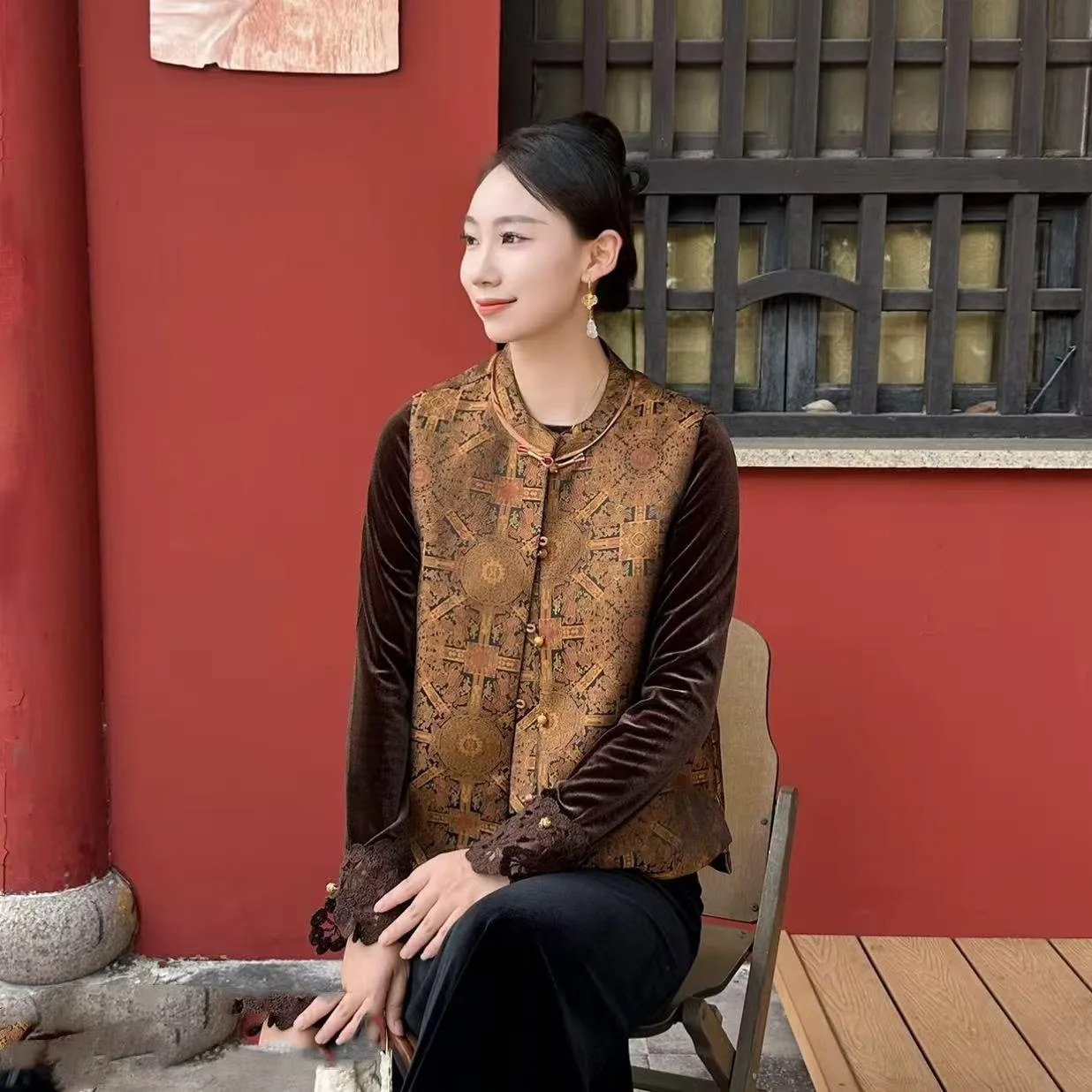 

Bada Yunxin Chinese Style Traditional Song Dynasty Brocade Jacquard Waistcoat Retro Easy Matching Western