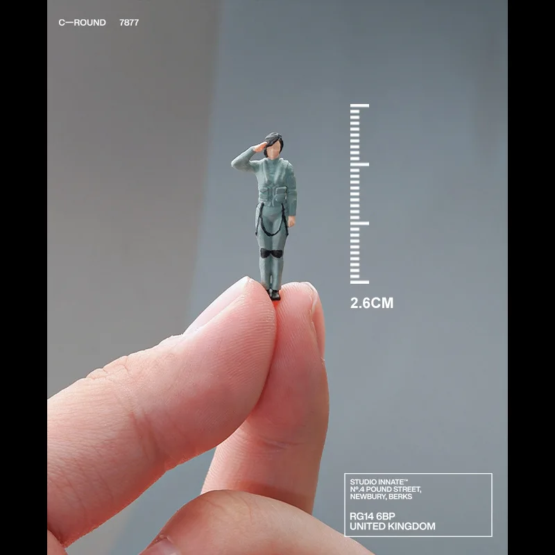 1/64 Scale Pilot Air Force Soldier Miniature Model Resin Figurine Captain 3D Sandbox Small Decoration