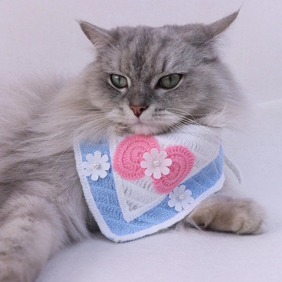 

1 Pc Pet Neck Scarf Decoration,Saliva Bib Cute Butterfly Flower Knitted Tiangle Scarf, Cat And Dog Decoration Accessories