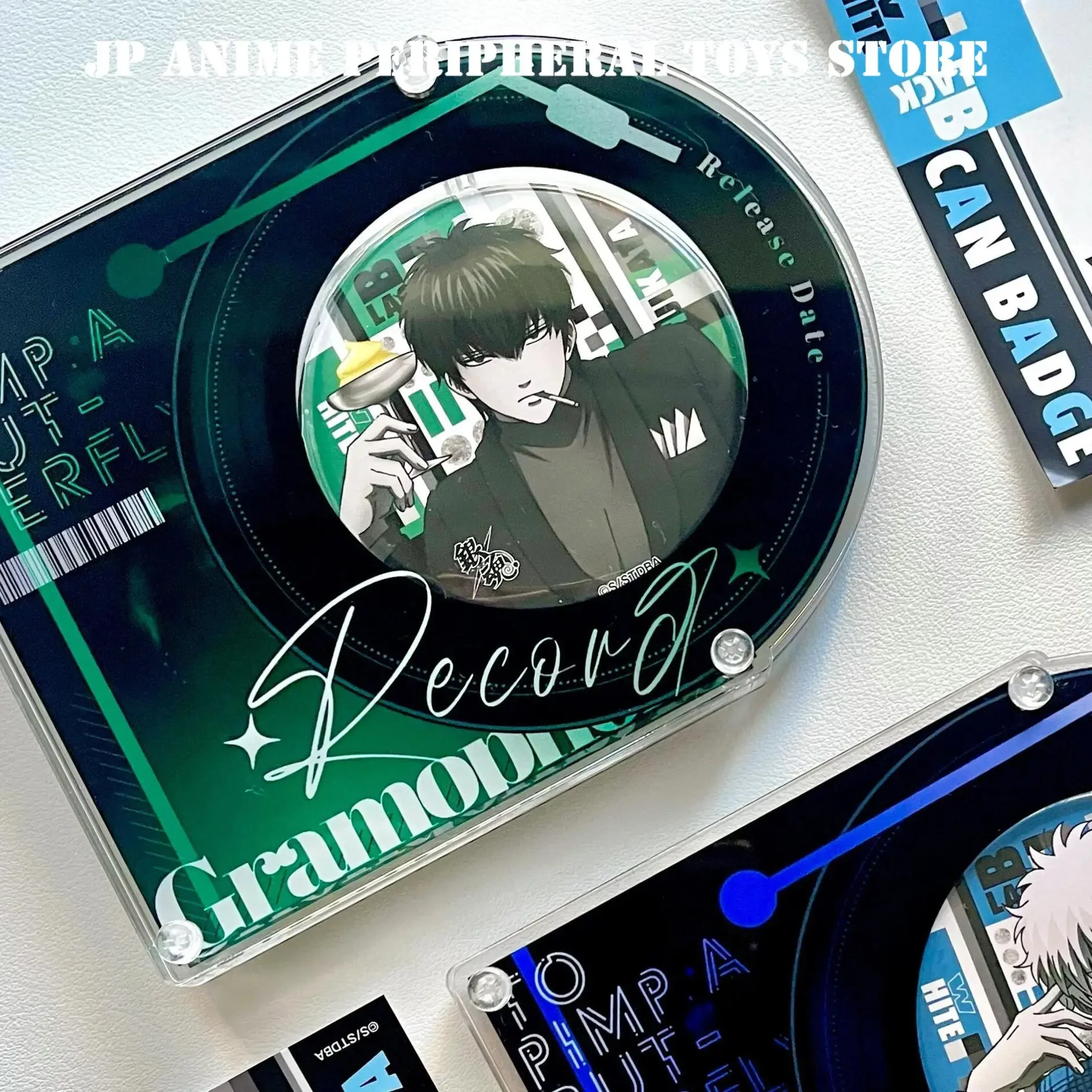 novo-estetico-cd-acrilico-redondo-metal-cracha-titular-anime-personagem-lembranca-cracha-exibicao-de-armazenamento-suporte-a-prova-de-poeira-varios-estilos