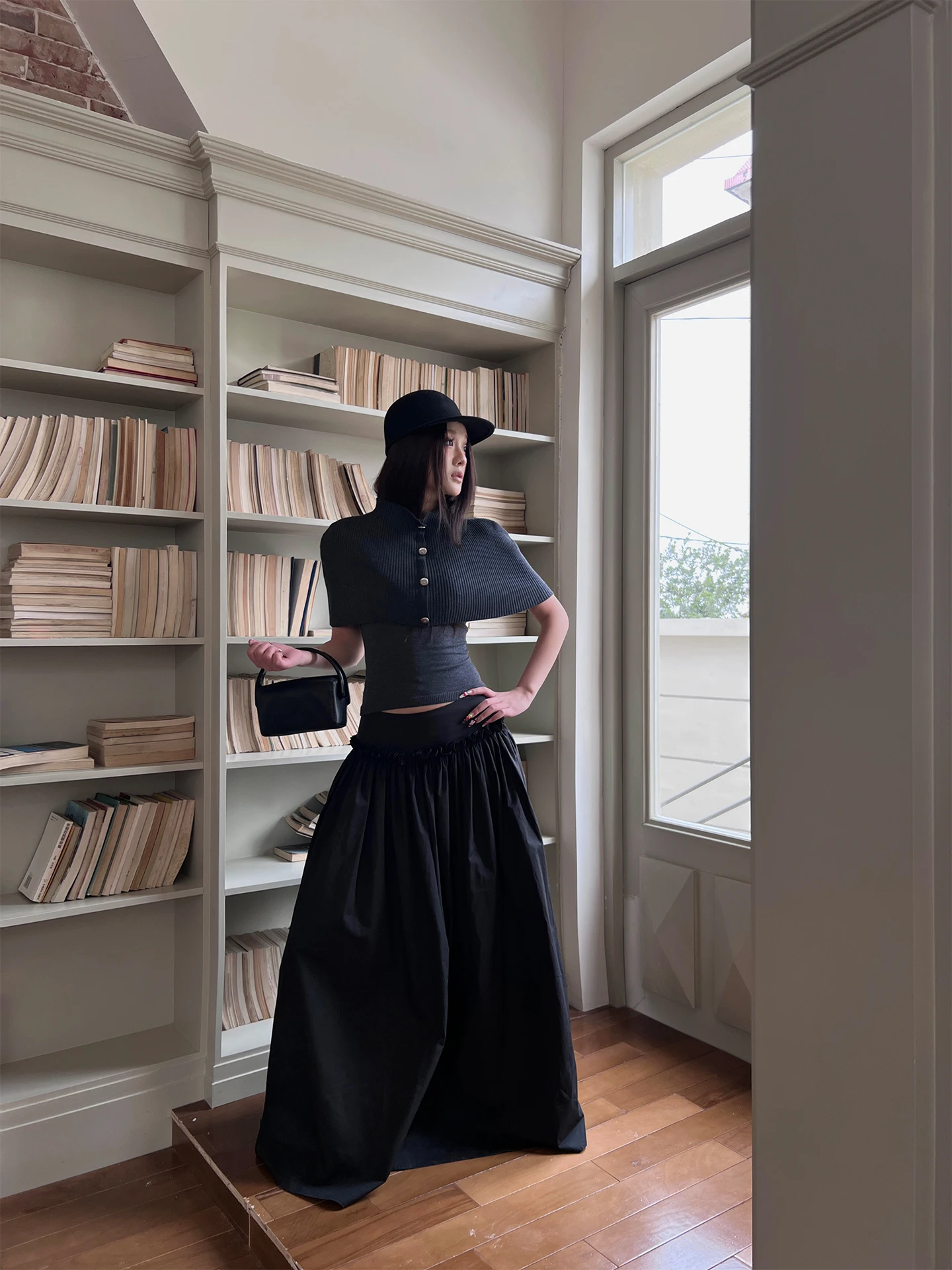 

HYTEMOLY Винтажный комплект из двух предметов серии Sle Ray: шерстяной топ с пуговицами и вязаные брюки с зауженным кроем для женщин