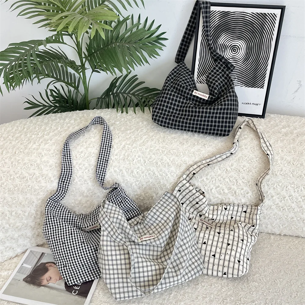 Black White Checker Tote Bag Contrast Color Design Large Capacity Crossbody Bag Simple Korean Style Bag for Spring Women Use