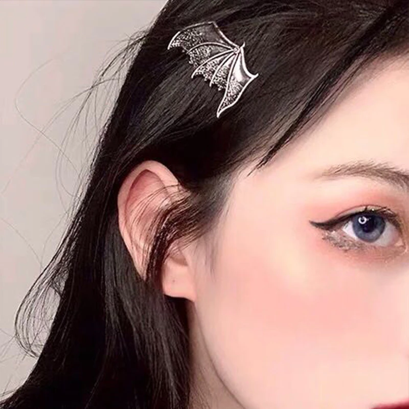 2Pcs/Set Black Bat Wings Hair Clips Women Punk Gothic Vampire Demon Wings Hairpins Y2K Halloween Girl Hair Accessories Female