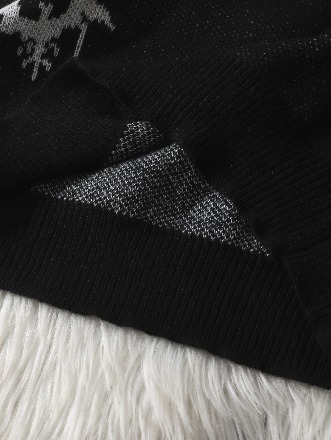 Neuer, modischer Pullover mit Fledermaus-Jacquardmuster, lässiger Herrenpullover mit Rundhalsausschnitt und Farbblock-Strickmuster, ideal für den Alltag, unisexes Oberteil für Ausgehen, normale Passform, geeignet für die Herbst- und Wintersaison. – Detail 7