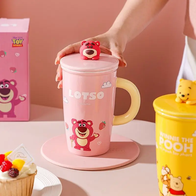 Nova disney lotso ponto pooh impresso caneca de cerâmica outono grande capacidade alto valor dos desenhos animados copo água do agregado familiar com tampa atacado