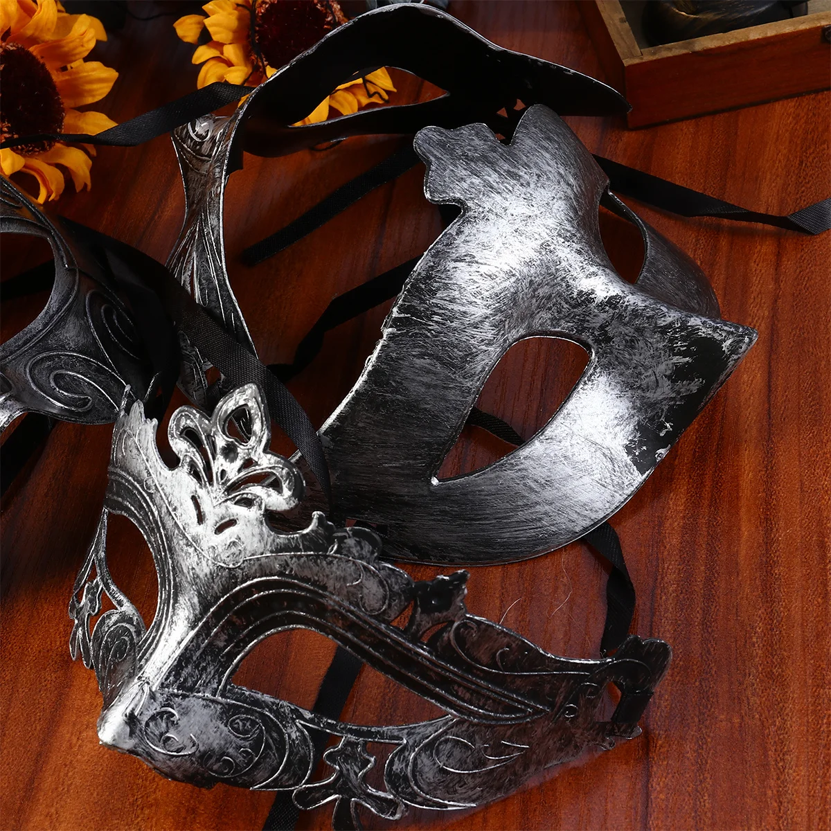 

4Pcs Half Face Mask Smooth Finish Vintage Aesthetic Lightweight Fit Perfect for Halloween Costume Party Event Accessory Silver