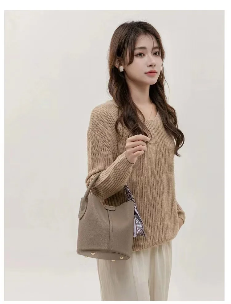 2024 New Niche Designer Luxury Retro Bucket Bag High-end Fashion Handbag Casual And Versatile Shoulder Bag Trendy Fashion Bag